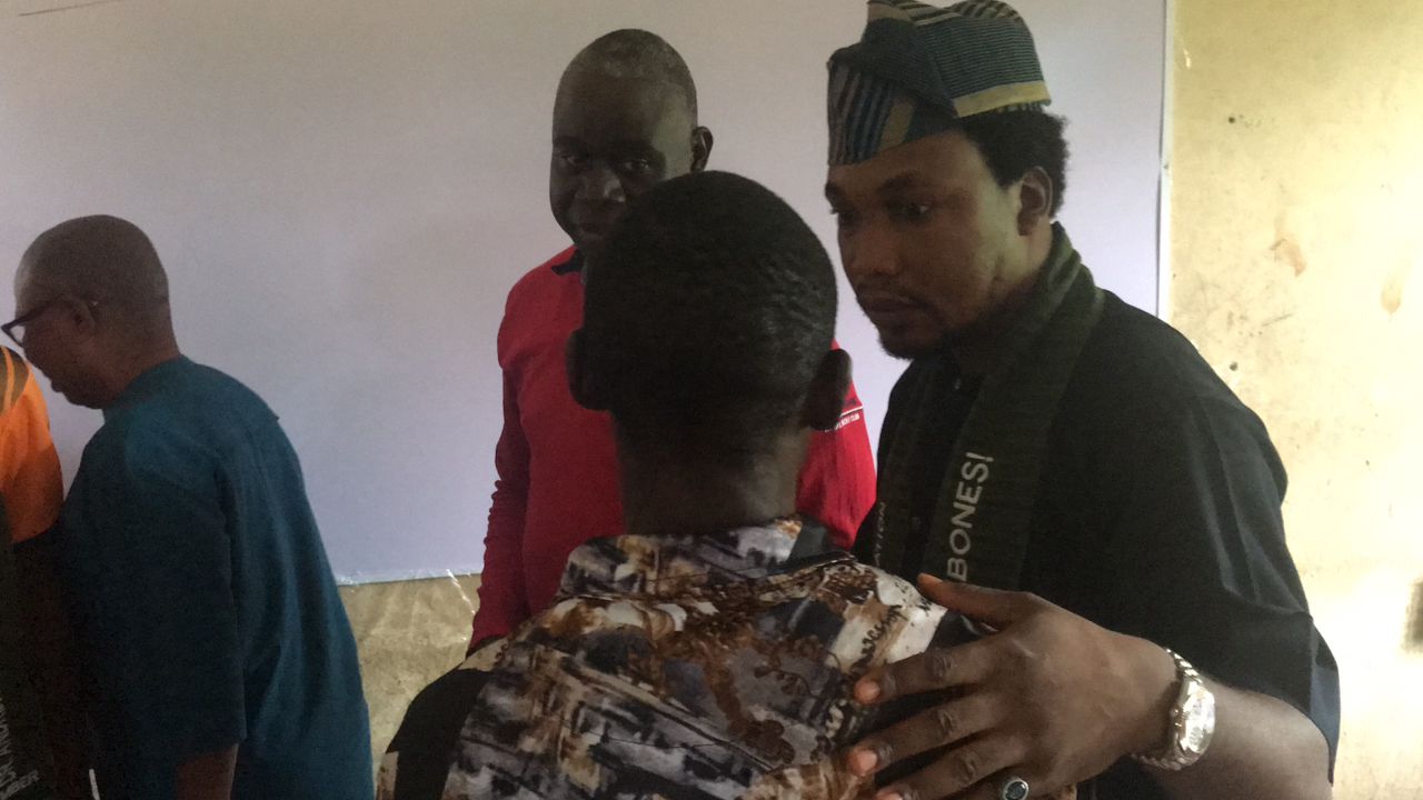 DR. ANDREW A. IGWE CARE FOUNDATION INSTALLS CLASSROOM WHITEBOARDS AT GSS AKABUKA (UBE)