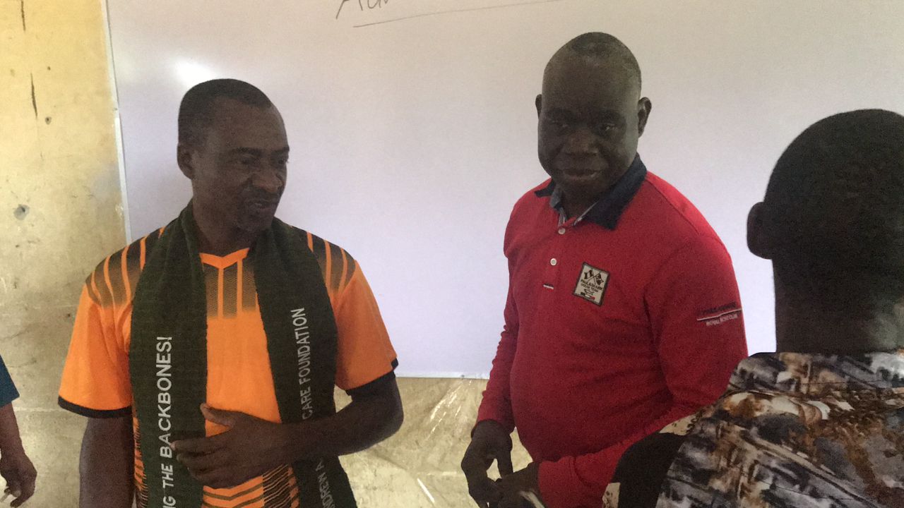 DR. ANDREW A. IGWE CARE FOUNDATION INSTALLS CLASSROOM WHITEBOARDS AT GSS AKABUKA (UBE)
