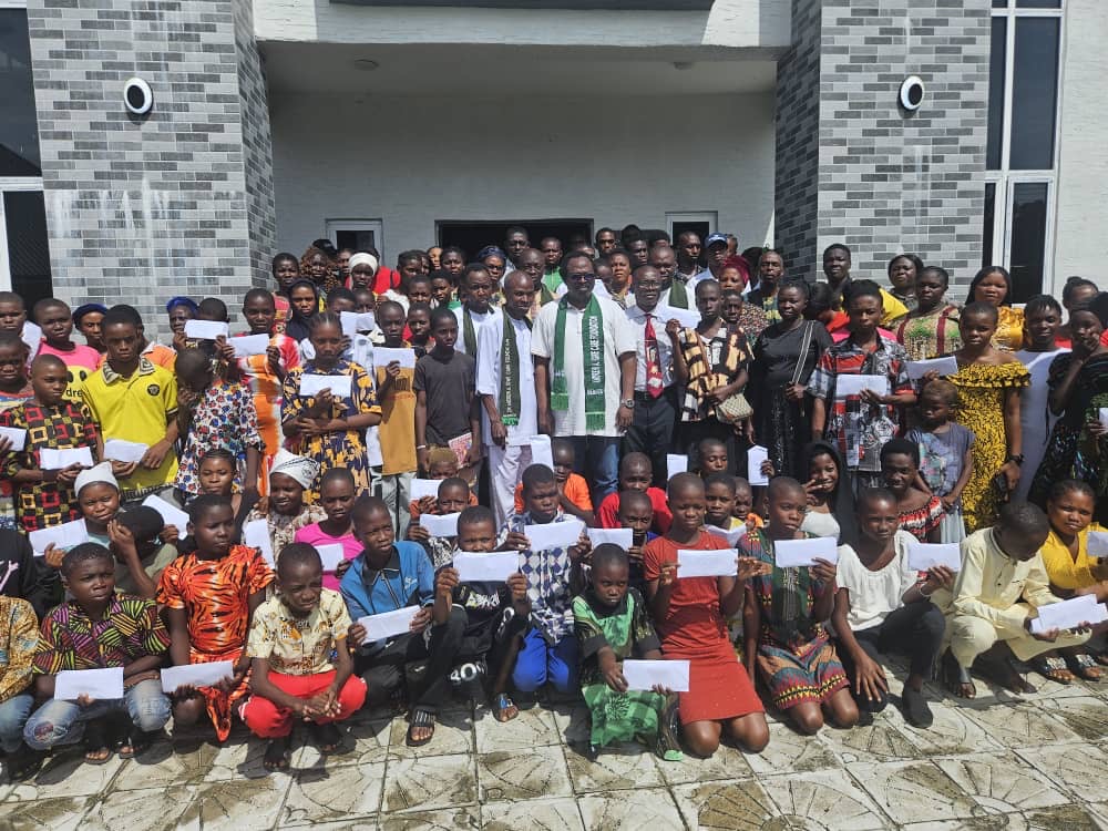 DR. ANDREW A. IGWE CARE FOUNDATION PAYS ANNUAL SCHOLARSHIP AS DR. IGWE ADVISES STUDENTS TO SHUN CULTISM