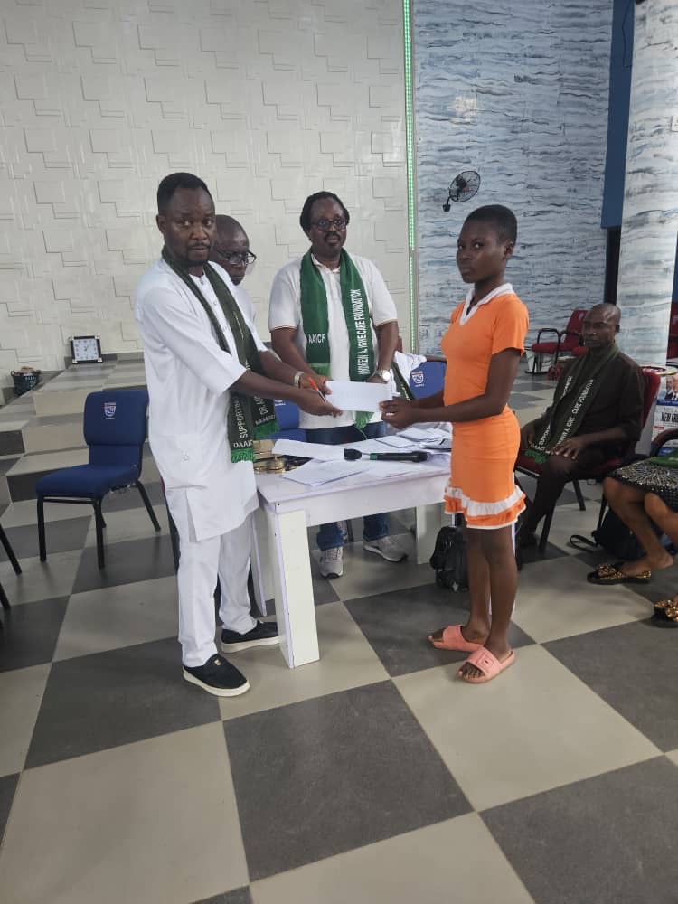DR. ANDREW A. IGWE CARE FOUNDATION PAYS ANNUAL SCHOLARSHIP AS DR. IGWE ADVISES STUDENTS TO SHUN CULTISM photo 2