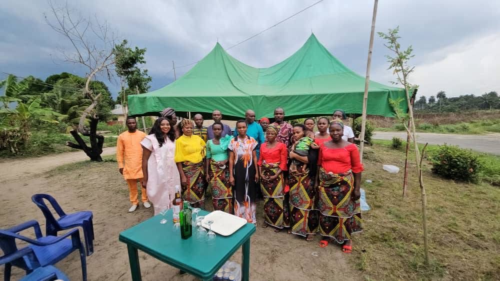 Rev. Cookey-Gam Urges Family Members to Support Beneficiaries as Dr. Andrew Igwe Empowers Umu-Ogbo Women photo 11