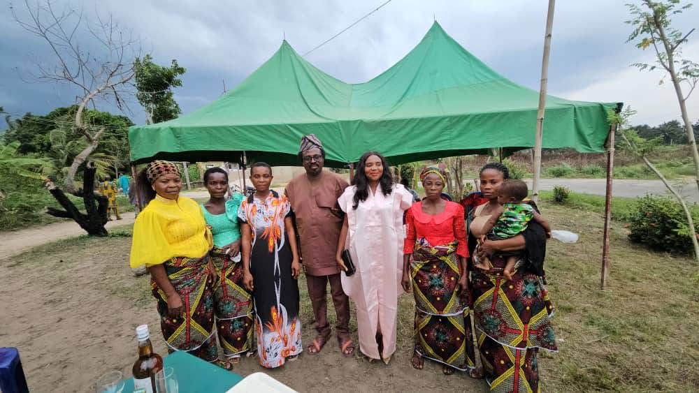 Rev. Cookey-Gam Urges Family Members to Support Beneficiaries as Dr. Andrew Igwe Empowers Umu-Ogbo Women photo 9